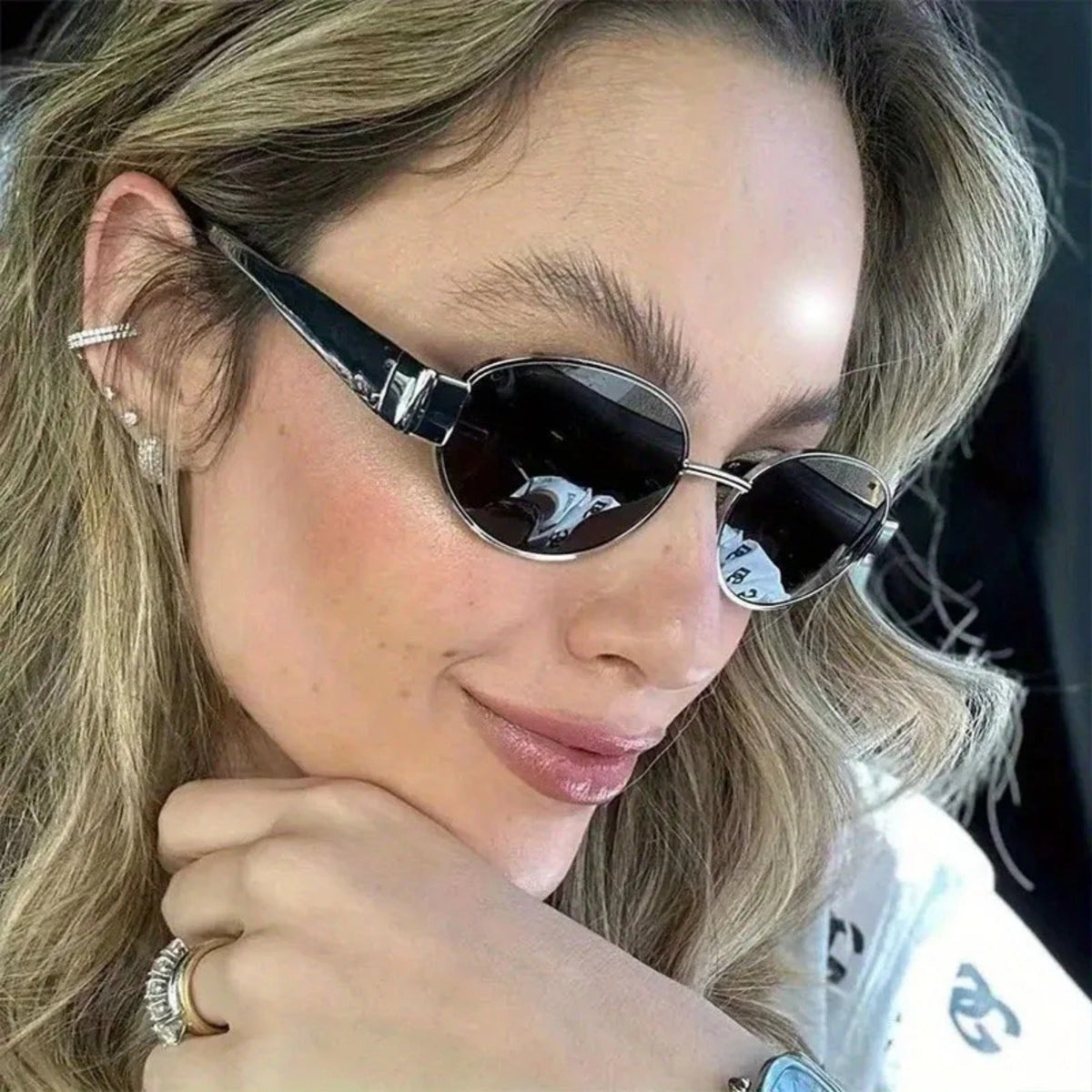 Gafas de sol ovaladas de aleación dorada con protección UV400
