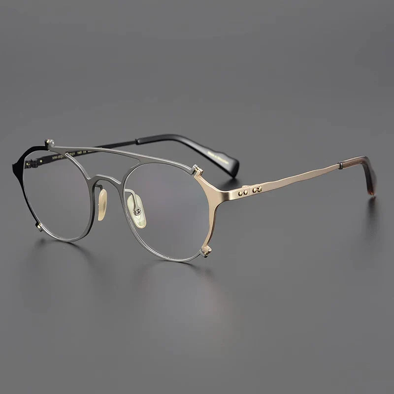 Gafas de sol tipo aviador con montura browline de titanio japonés