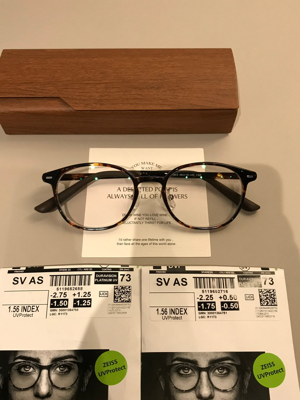 Monturas de gafas retro compactas con frente cuadrado redondeado, en carey o negro