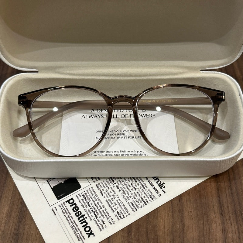 Monturas de gafas cuadradas anchas con bordes suavemente redondeados, cuatro colores