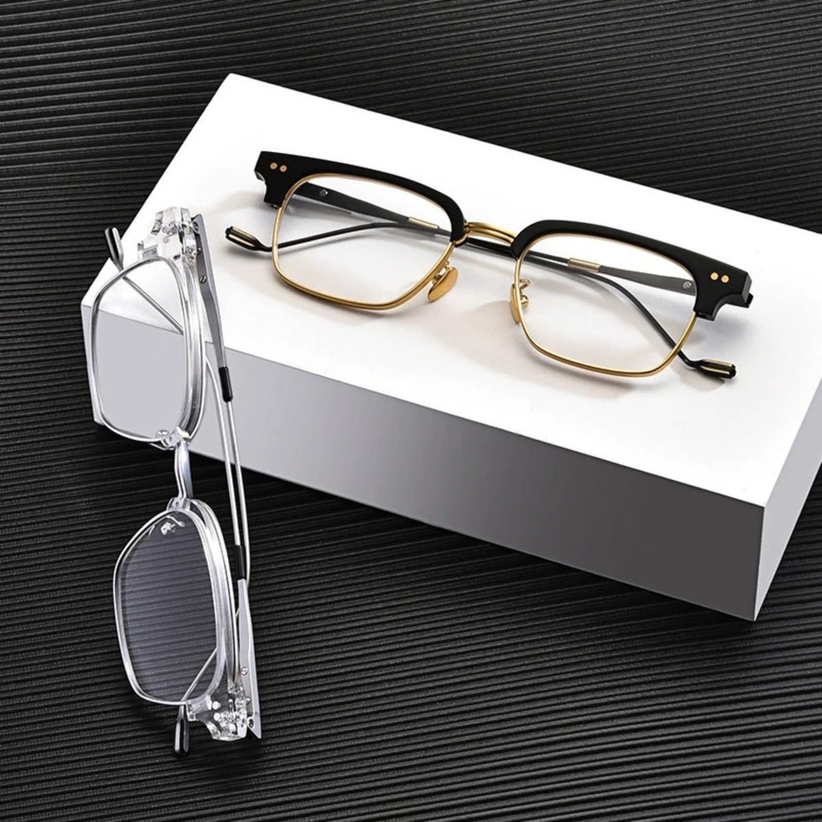 
Montura cuadrada de acetato transparente con medio aro - Imagen 10