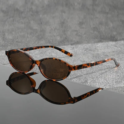 
Gafas de sol ovaladas de plástico con protección UV400 - Imagen 3
