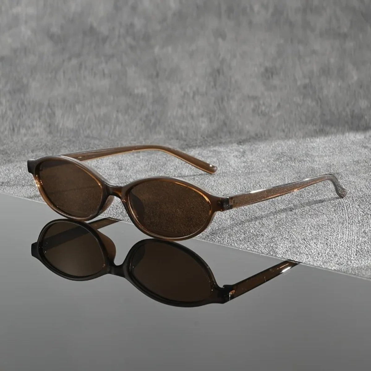 
Gafas de sol ovaladas de plástico con protección UV400