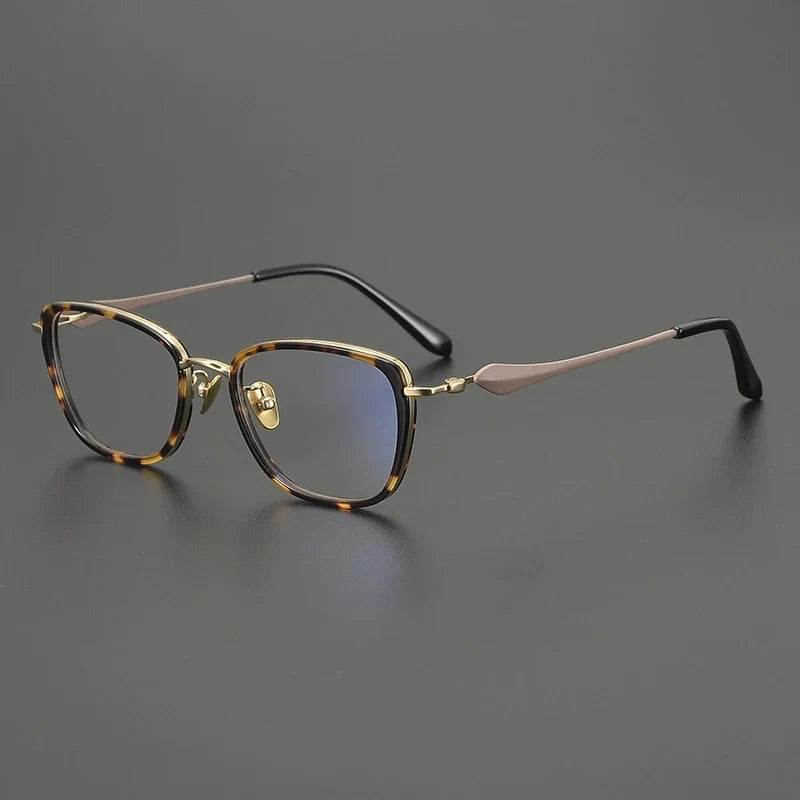 
Gafas de titanio estilo ojo de gato