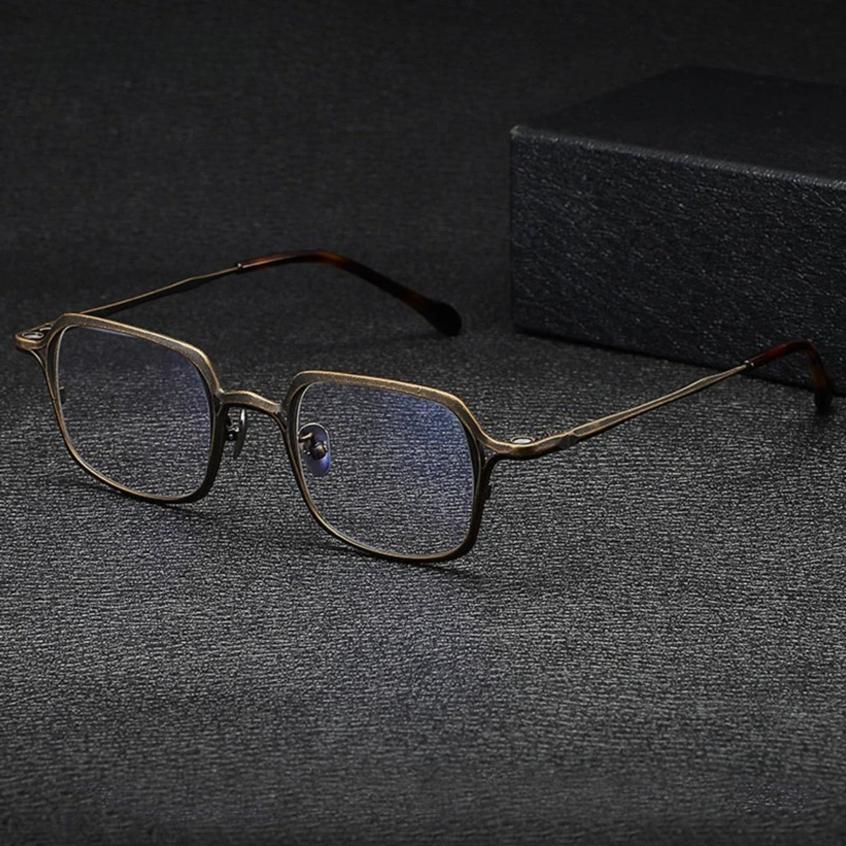 
Gafas cuadradas de titanio con clip magnético