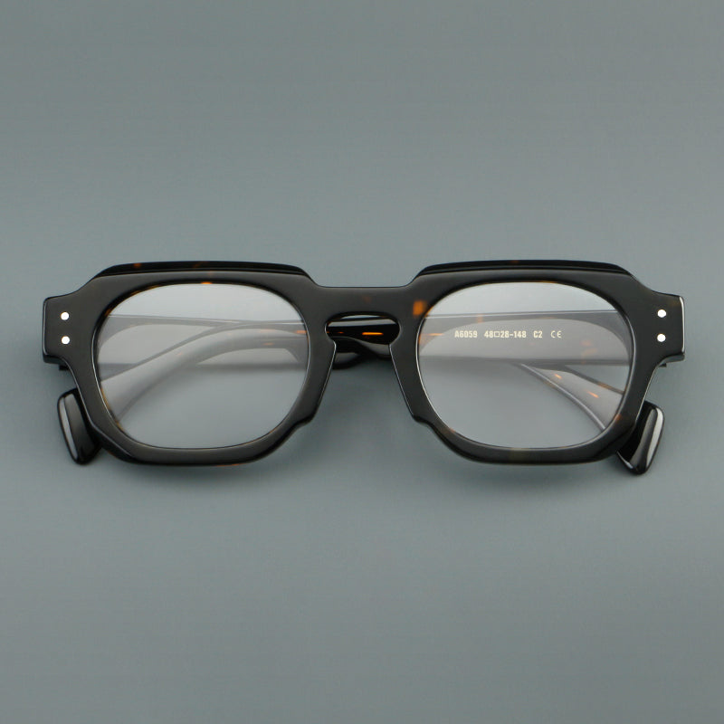 
Monturas de gafas retro cuadradas de acetato con bordes gruesos esculpidos y remaches en las esquinas - Imagen 5