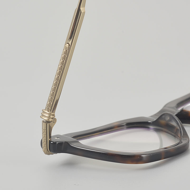 
Monturas de gafas rectangulares retro con línea superior definida y patillas de metal delgadas - Imagen 5