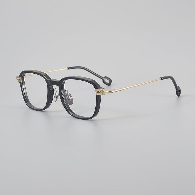 
Monturas de gafas retro cuadradas de titanio con aros completos redondeados y patillas detalladas