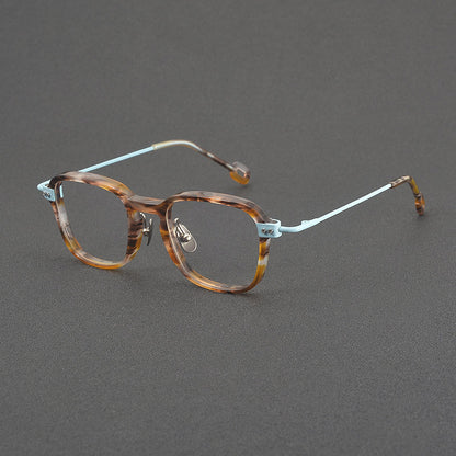 
Monturas de gafas retro cuadradas de titanio con aros completos redondeados y patillas detalladas - Imagen 3
