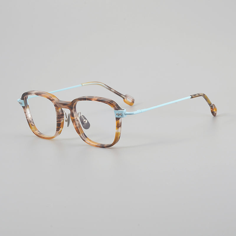 
Monturas de gafas retro cuadradas de titanio con aros completos redondeados y patillas detalladas