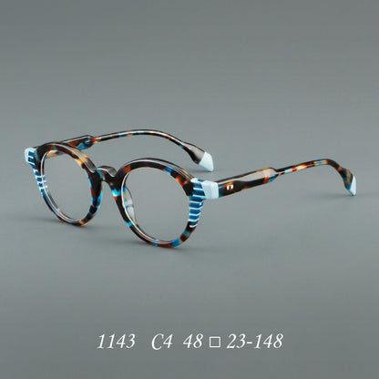 
Monturas de gafas redondas decorativas de acetato con detalles a rayas en las esquinas y varillas esculpidas - Imagen 15