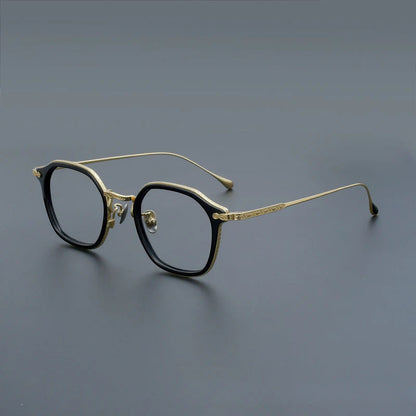 
Monturas de gafas retro cuadradas de titanio con aros completos finos y diseño de esquinas redondeadas - Imagen 2