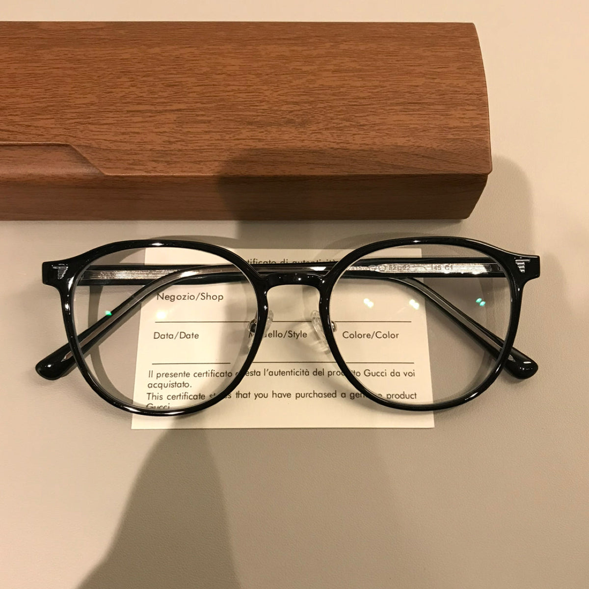 
Monturas de gafas cuadradas redondeadas con ceja elevada, carey ámbar o negro