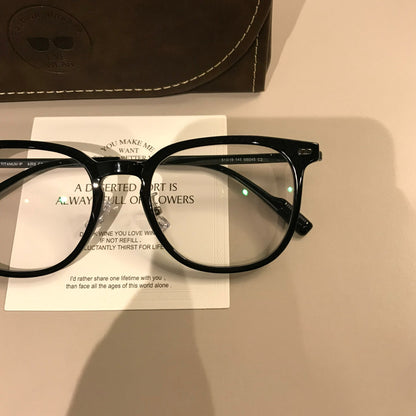
Monturas de gafas cuadradas redondeadas con detalles en las esquinas, color café latte o negro - Imagen 10