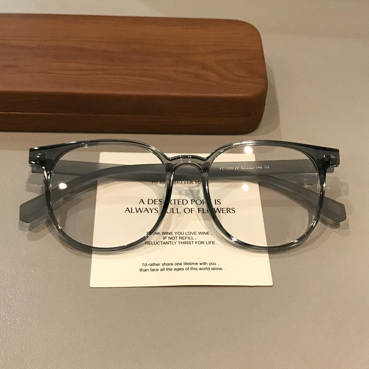 
Montura de gafas cuadrada extragrande con frente ancho, negro mate
