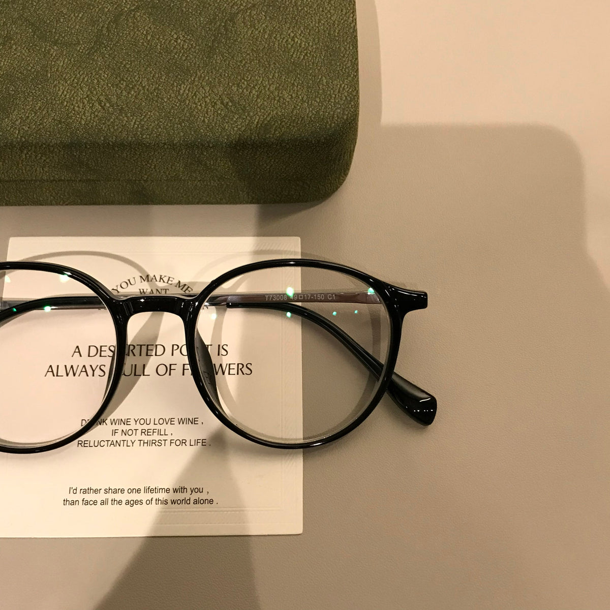 
Monturas de gafas redondas con puente tipo cerradura, negro o marrón té transparente