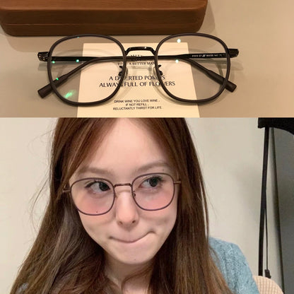 
Montura de gafas redonda con acabado mate y varillas delgadas, marrón moca