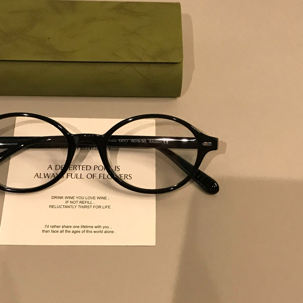
Monturas de gafas ovaladas retro con frente de perfil bajo, en negro o carey - Imagen 4