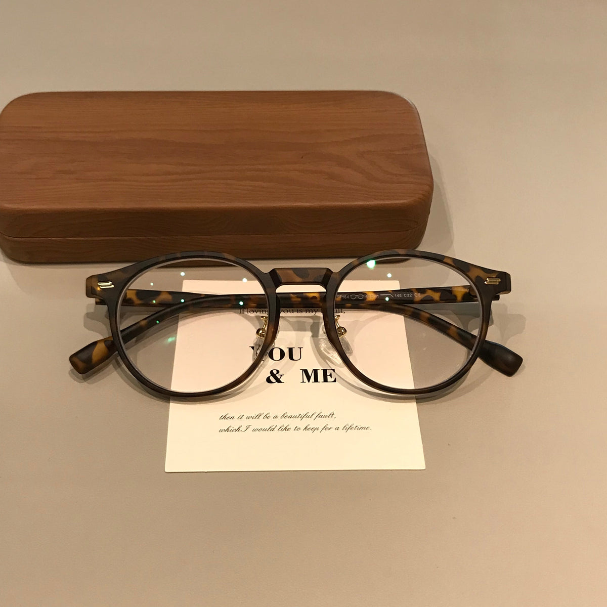 
Monturas de gafas redondas con detalles de remaches, color ámbar marrón y más colores - Imagen 7