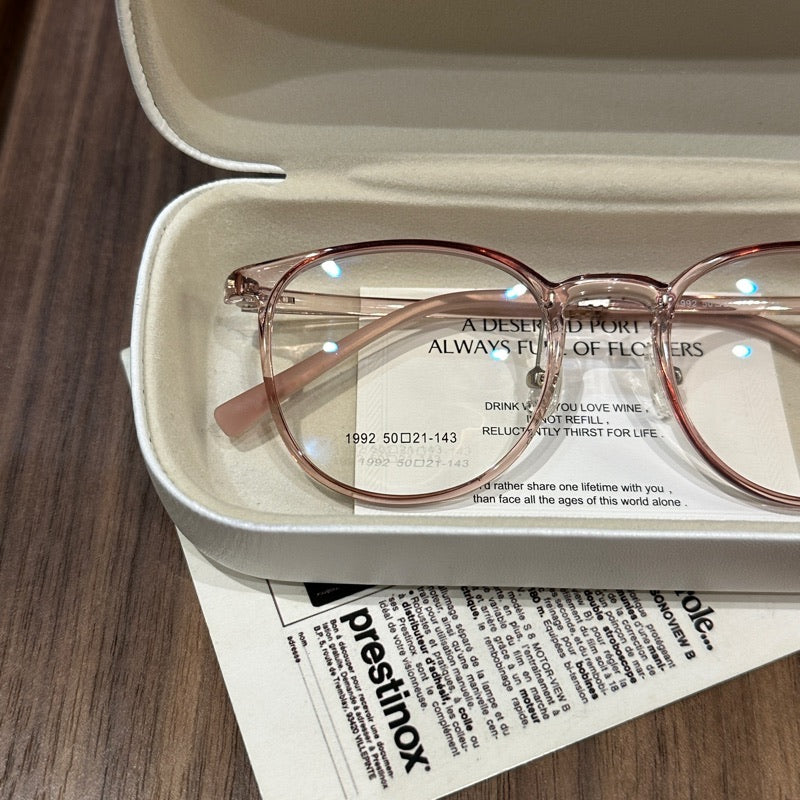 
Monturas de gafas cuadradas anchas con esquinas redondeadas, colores translúcidos y sólidos - Imagen 8