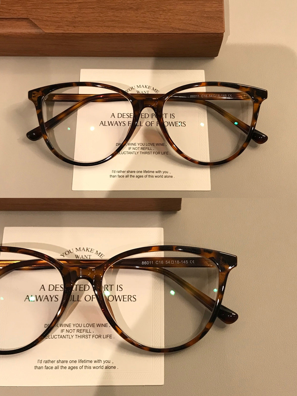 
Gafas de montura ojo de gato con esquinas elevadas, color ámbar marrón o negro