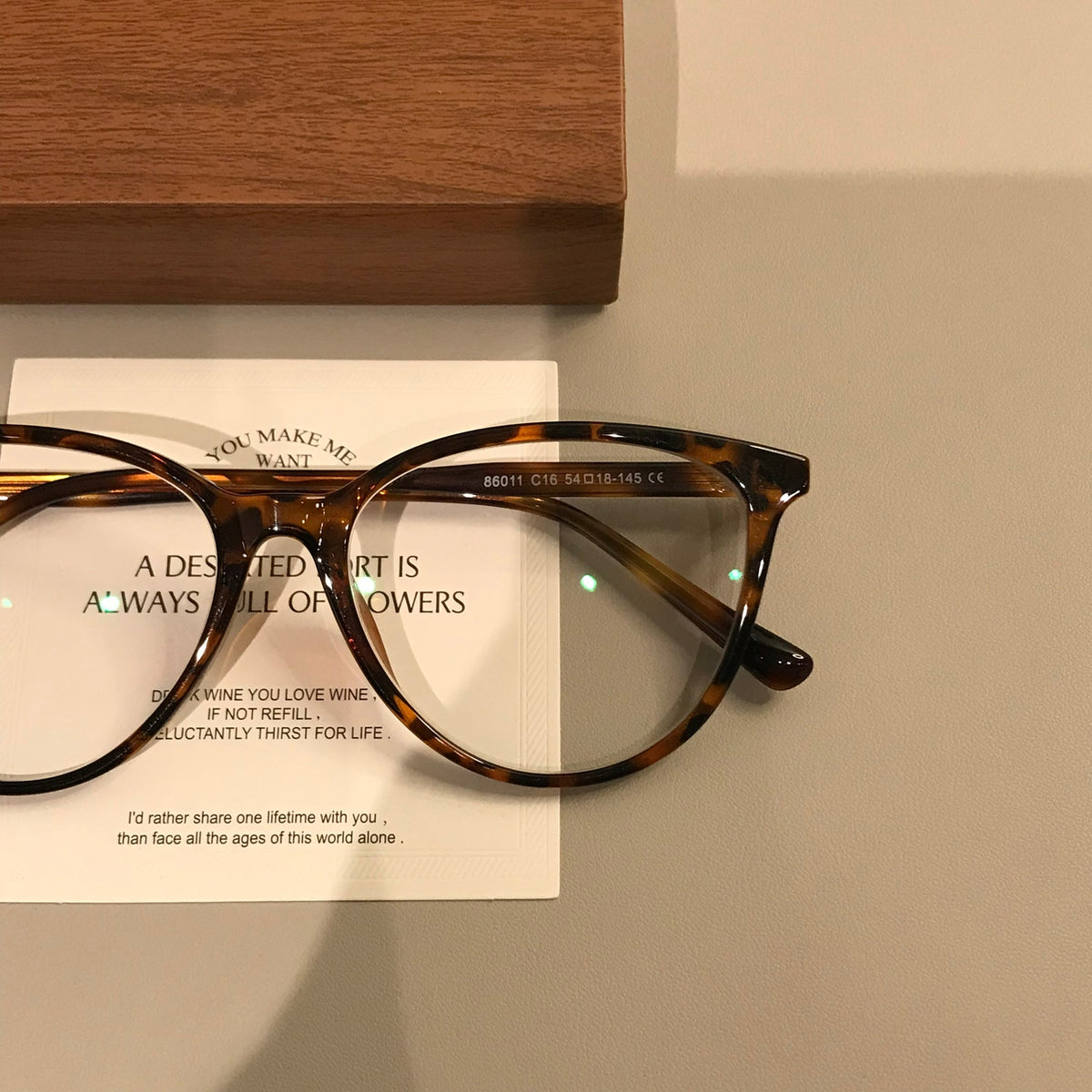 
Gafas de montura ojo de gato con esquinas elevadas, color ámbar marrón o negro - Imagen 5