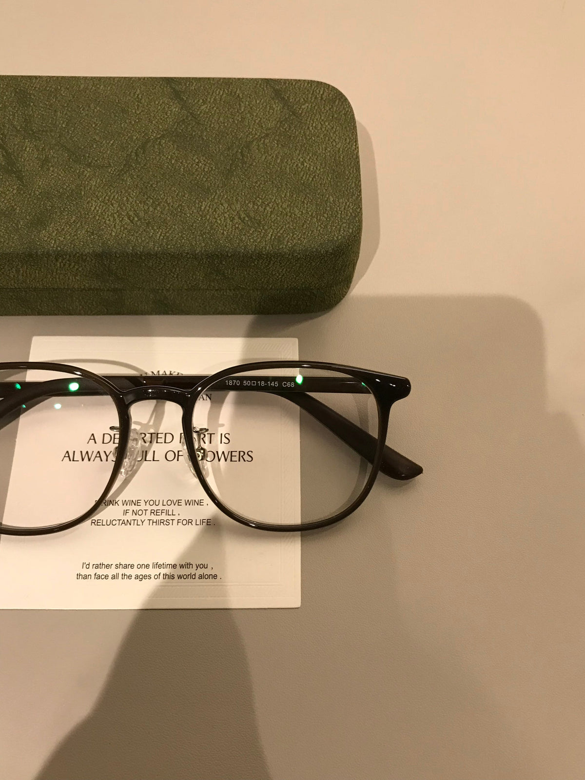 
Monturas de gafas redondas y compactas con detalles en las esquinas, negro, marrón café o carey - Imagen 8