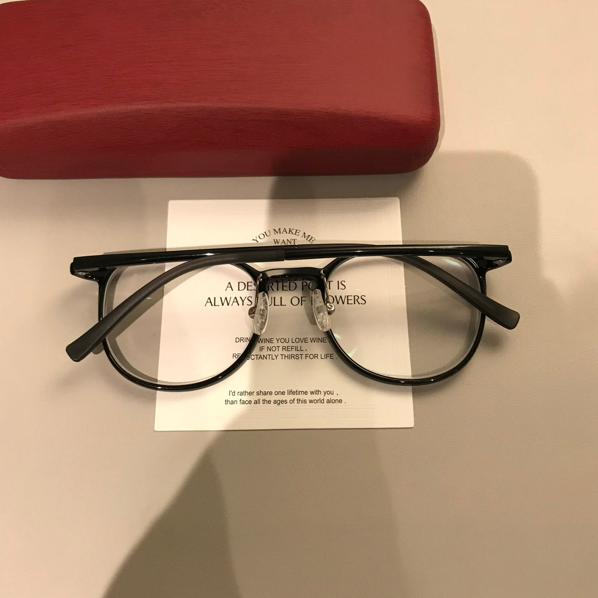 
Monturas de gafas cuadradas con bordes finos y puente curvo, negras - Imagen 6