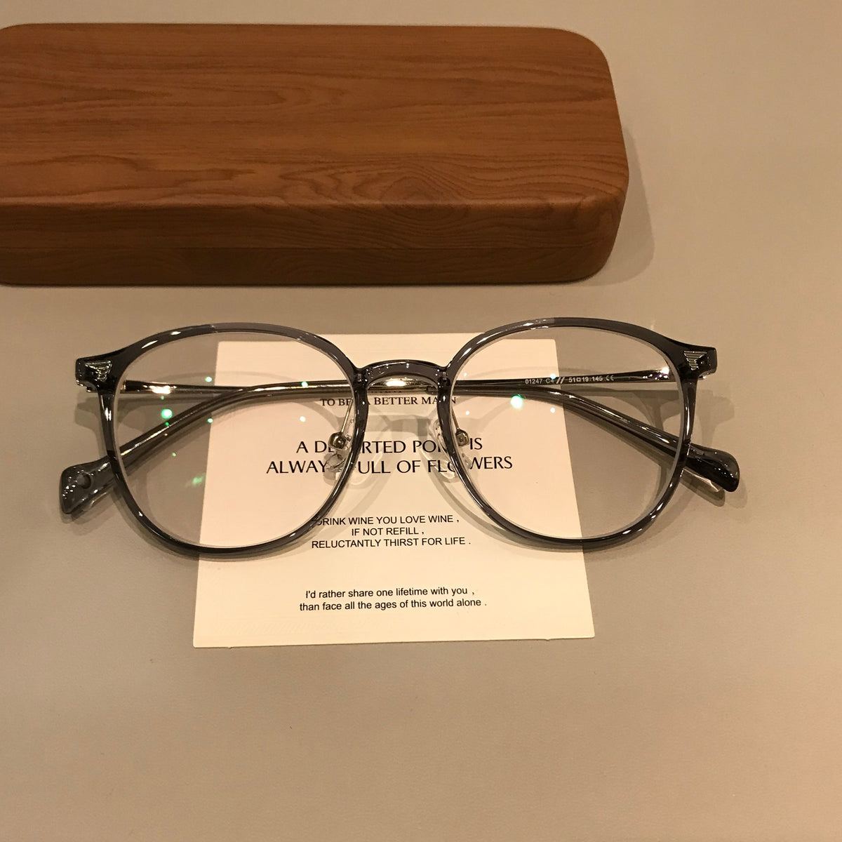 
Monturas de gafas TR90 con frente redondeado, negro, gris, marrón latte o negro/plata