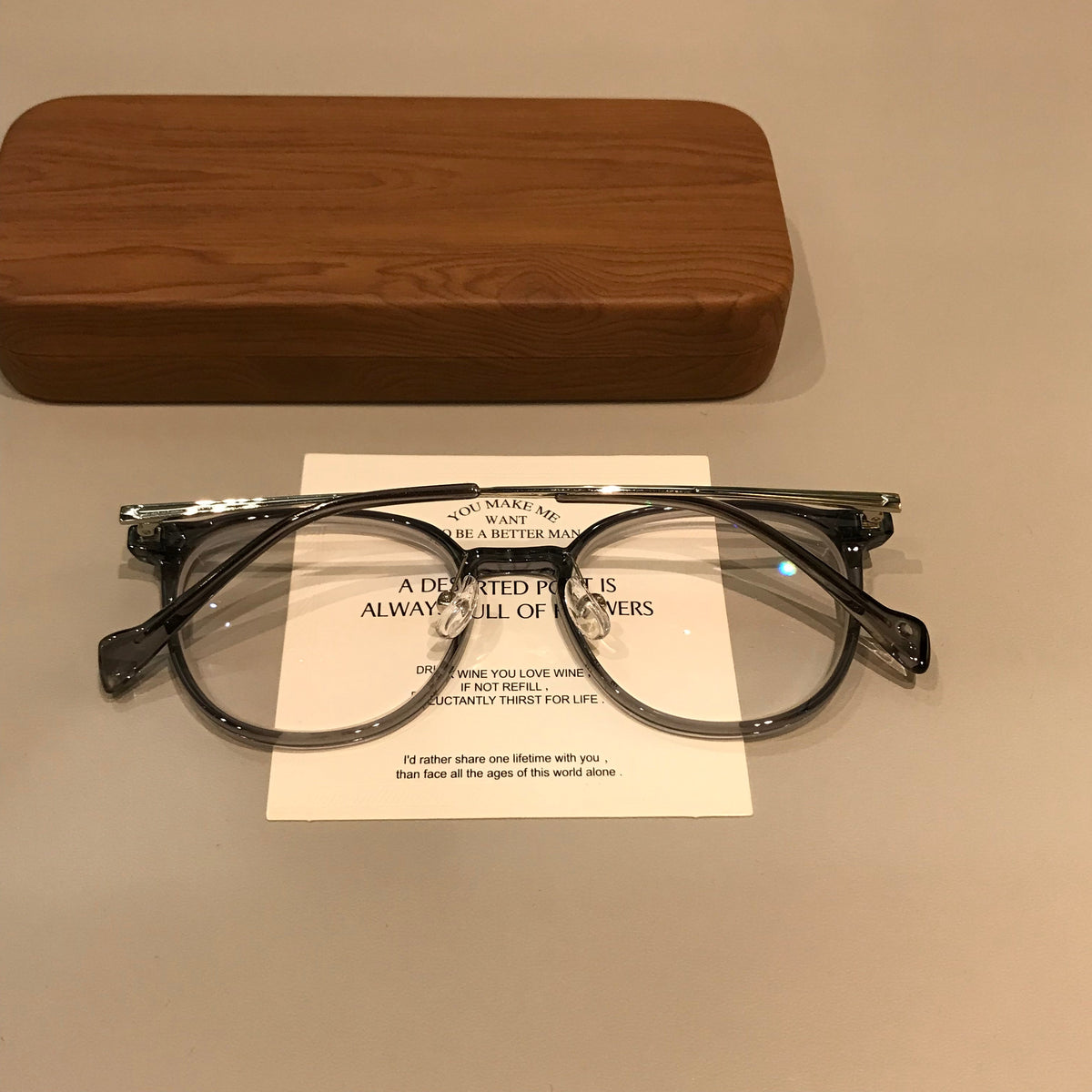 
Monturas de gafas TR90 con frente redondeado, negro, gris, marrón latte o negro/plata - Imagen 9