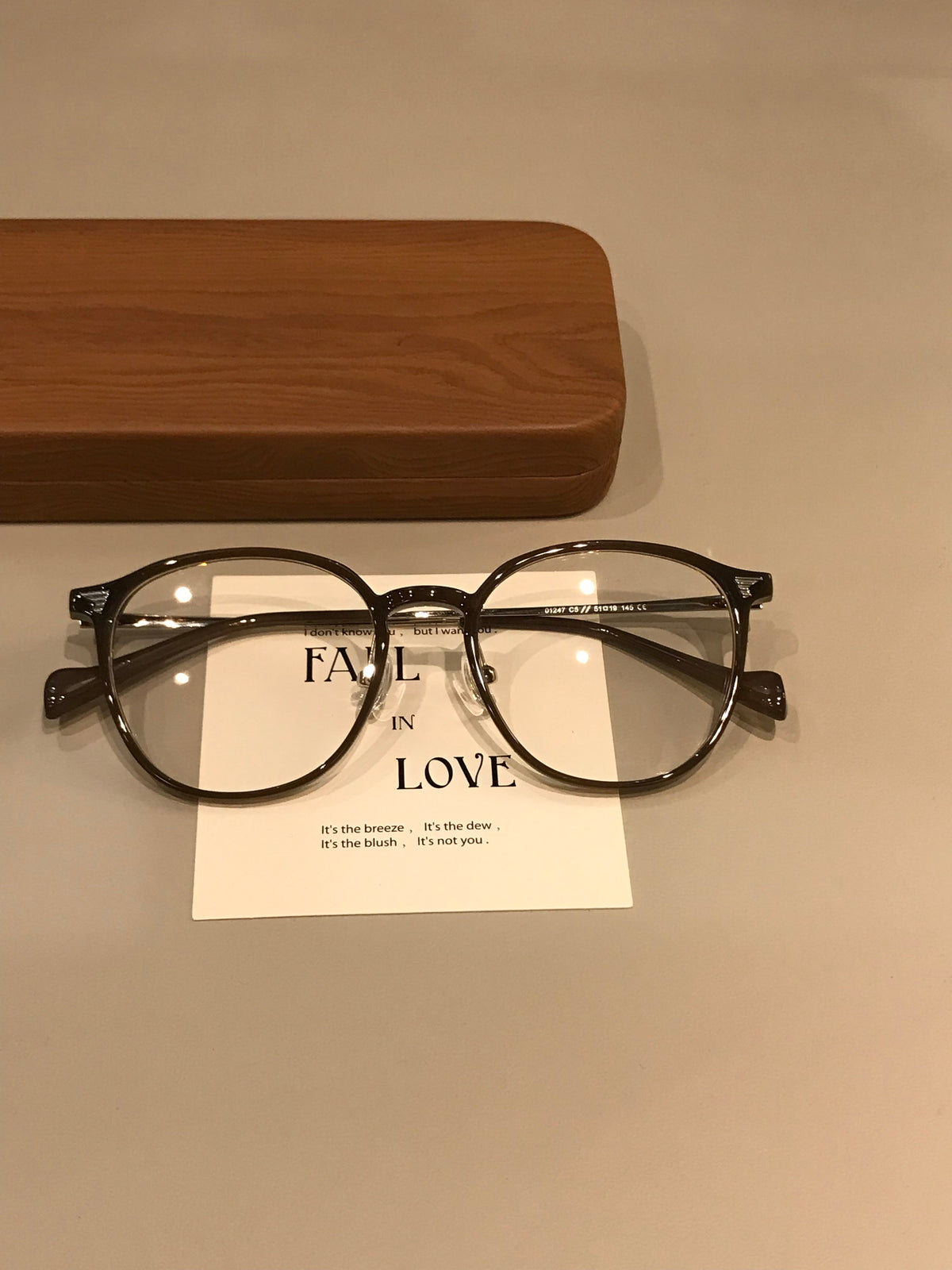 
Monturas de gafas TR90 con frente redondeado, negro, gris, marrón latte o negro/plata