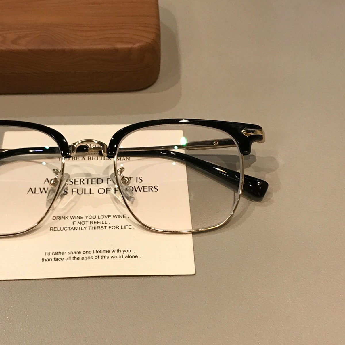 
Monturas de gafas estilo Browline para hombre con bordes inferiores en contraste, negro/dorado o negro/plateado - Imagen 3