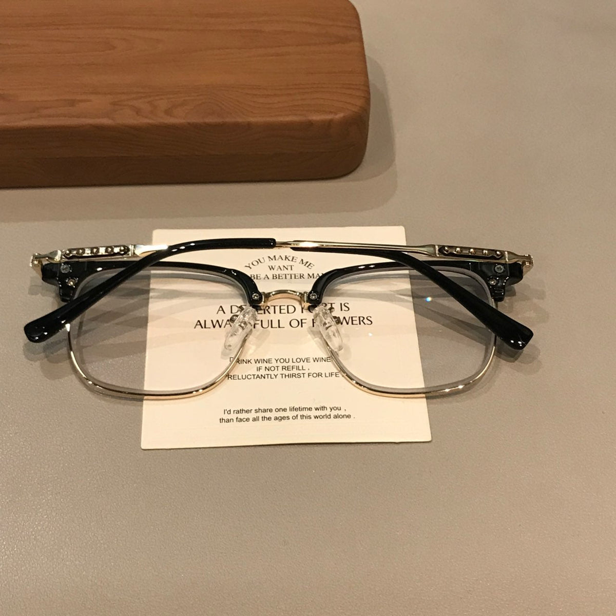 
Monturas de gafas estilo Browline para hombre con bordes inferiores en contraste, negro/dorado o negro/plateado
