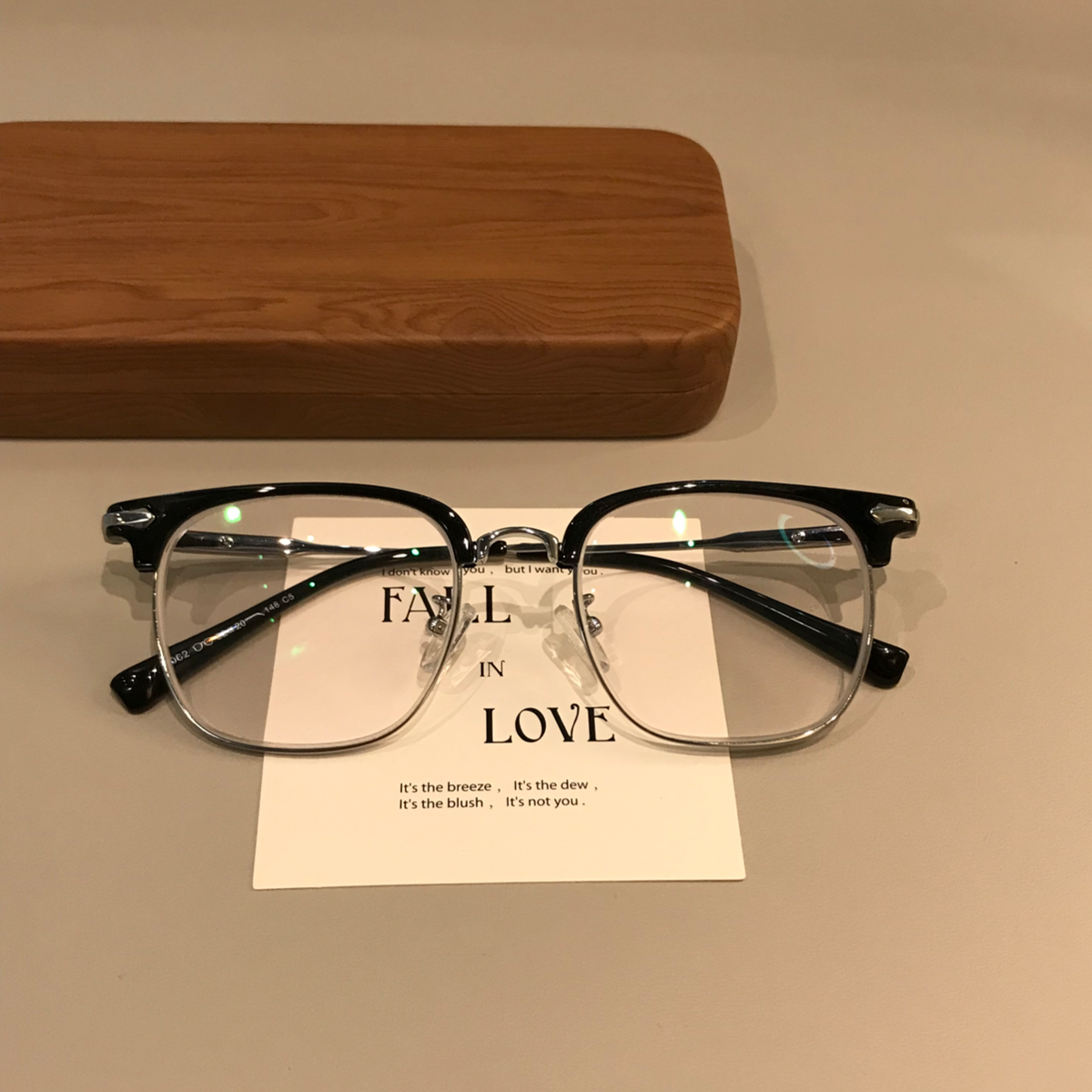 
Monturas de gafas estilo Browline para hombre con bordes inferiores en contraste, negro/dorado o negro/plateado