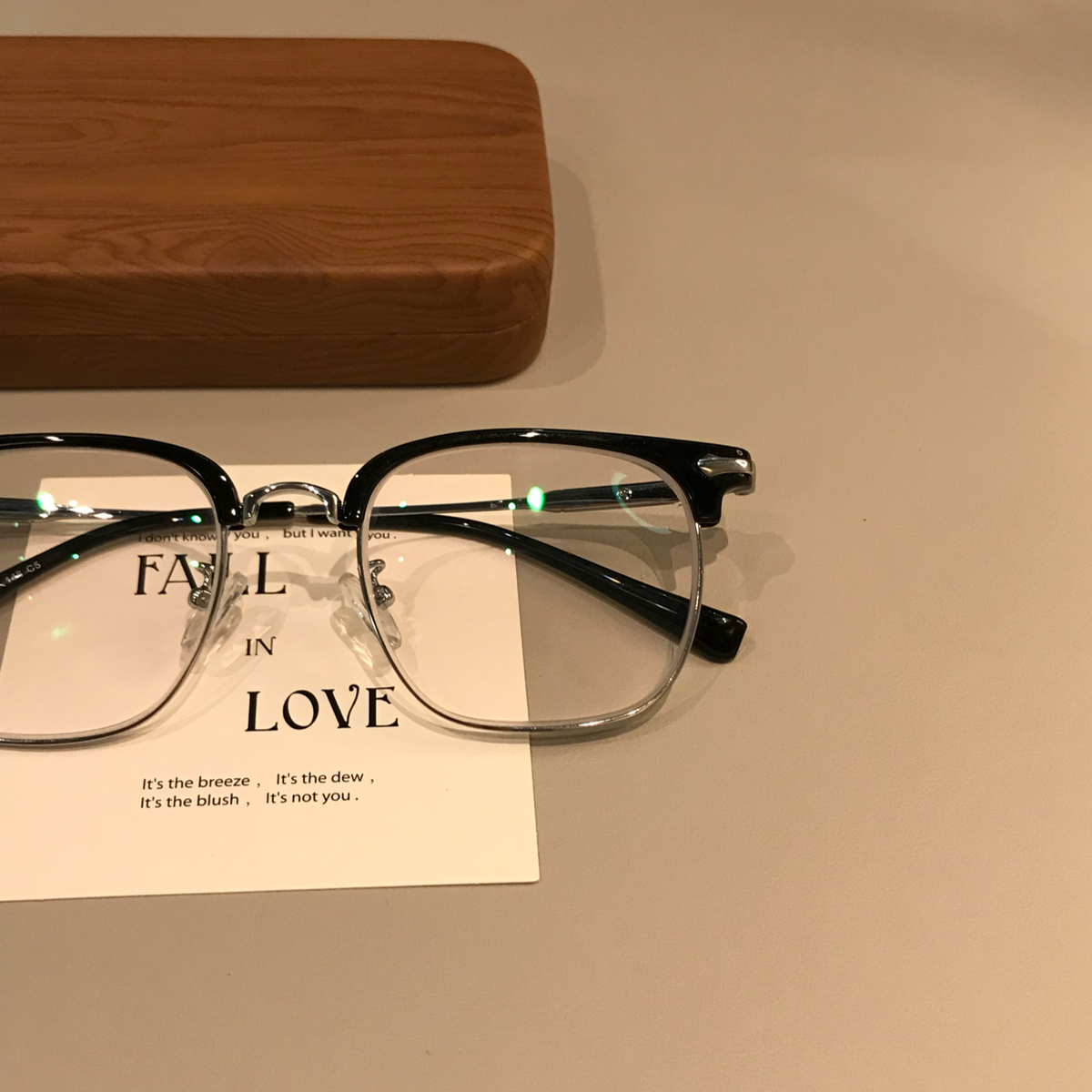 
Monturas de gafas estilo Browline para hombre con bordes inferiores en contraste, negro/dorado o negro/plateado - Imagen 6