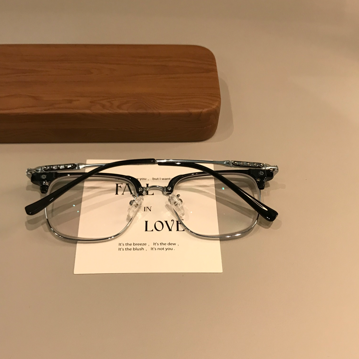 
Monturas de gafas estilo Browline para hombre con bordes inferiores en contraste, negro/dorado o negro/plateado - Imagen 7
