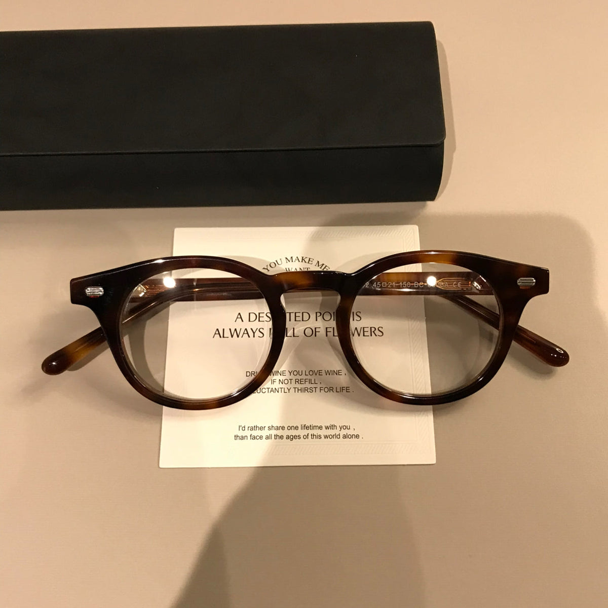 
Montura de gafas redonda retro con borde superior ancho, carey o negro brillante - Carey