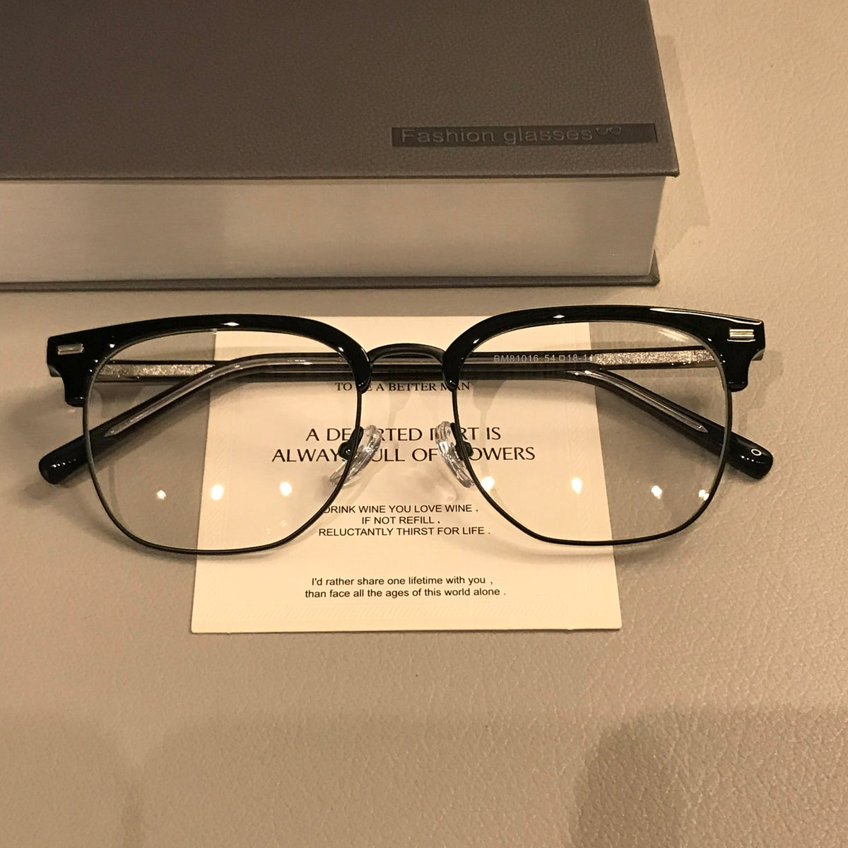 
Monturas de gafas retro estilo Browline con remaches en las esquinas, carey/dorado, negro o gris transparente