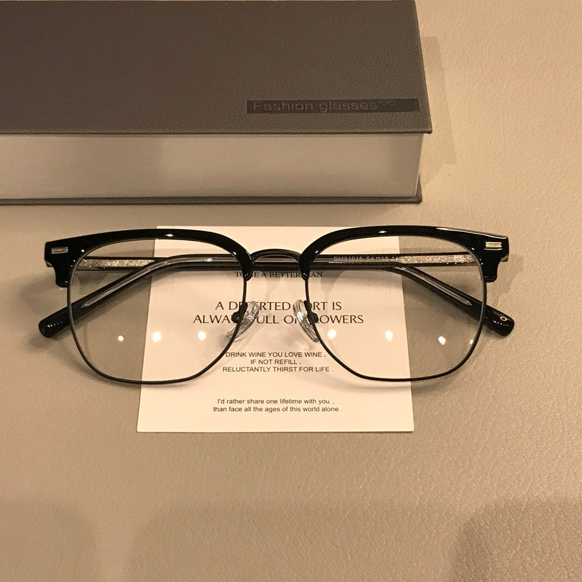 
Monturas de gafas retro estilo Browline con remaches en las esquinas, carey/dorado, negro o gris transparente