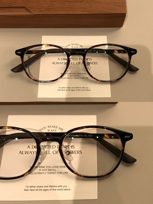 Monturas de gafas retro compactas con frente cuadrado redondeado, en carey o negro