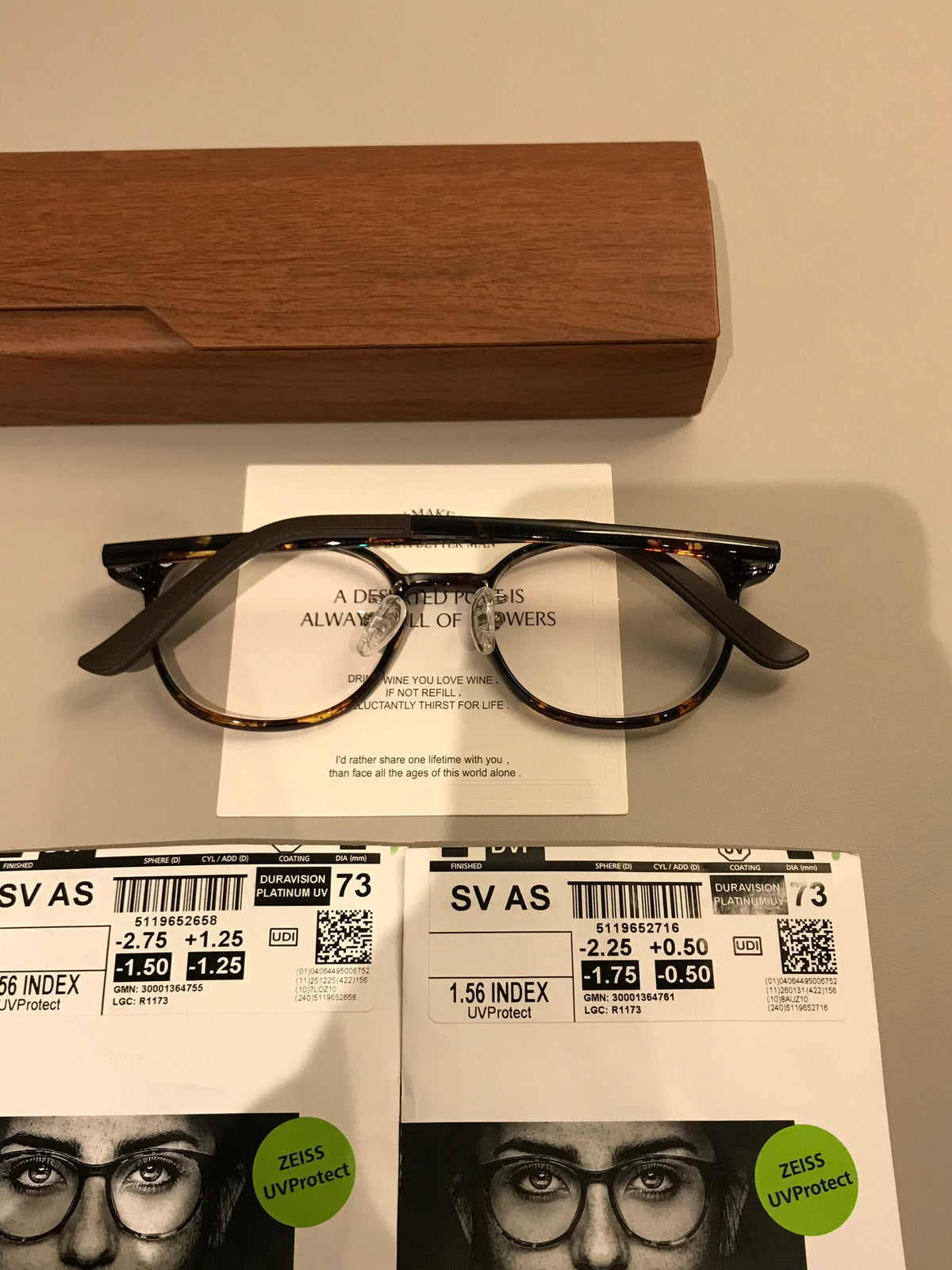 
Monturas de gafas retro compactas con frente cuadrado redondeado, en carey o negro - Imagen 6