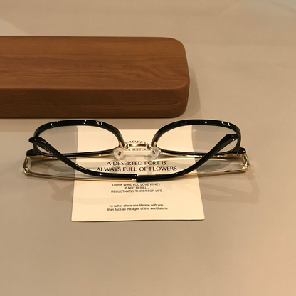 
Monturas de gafas rectangulares anchas para hombre con remaches en las esquinas, negras - Imagen 4